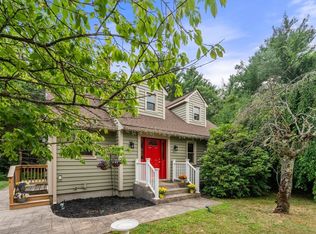 40 Clear Pond Rd, Lakeville, MA 02347