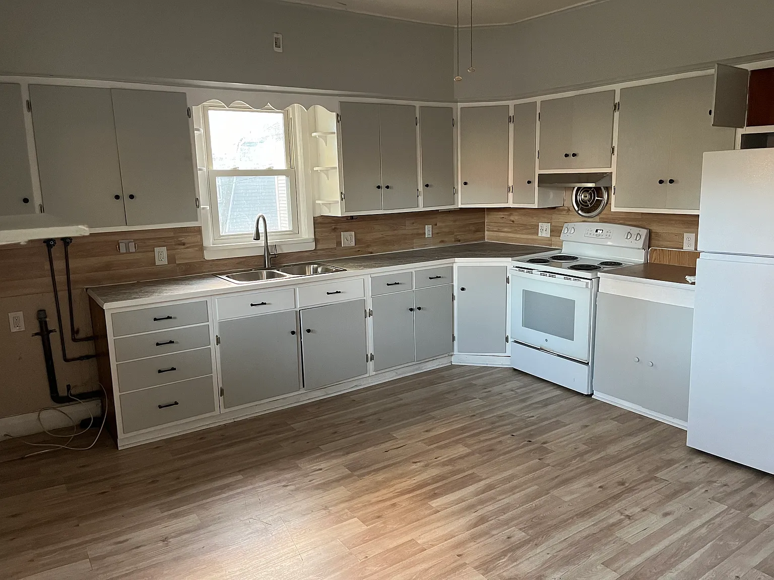 4 bed, 1000 sqft, $2,099 — Photo 4