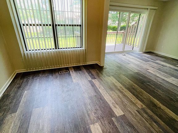 3rd image of 7 Liberte Ln