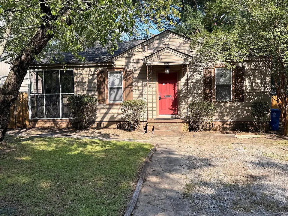 806 Hemphill St