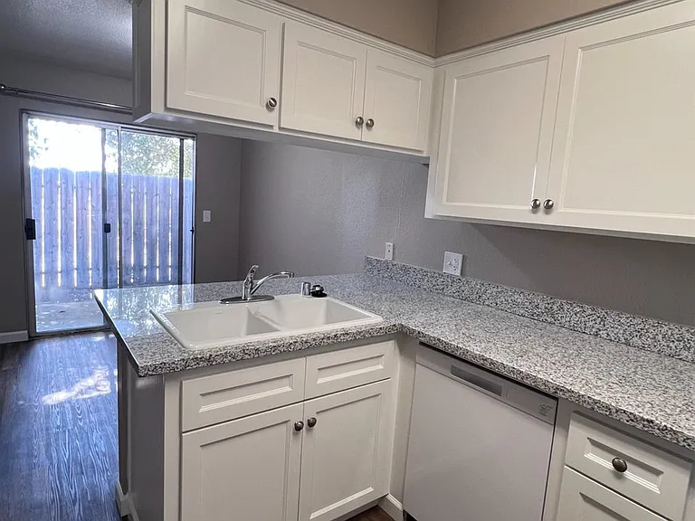 1262 N Marks Ave #109 — Photo 10