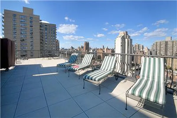 Sold by Warburg | media 13