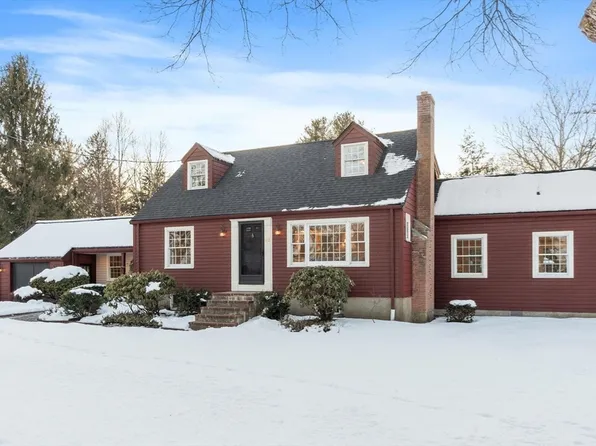 82 Ash St, Concord, MA 01742