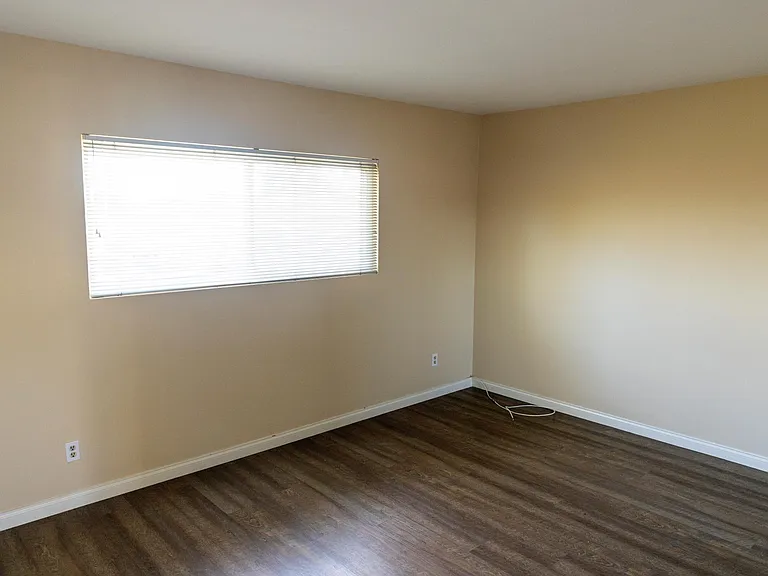 8740 Owensmouth Ave #14 — Photo 17