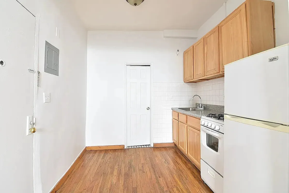 131 Columbia Street — Photo 1