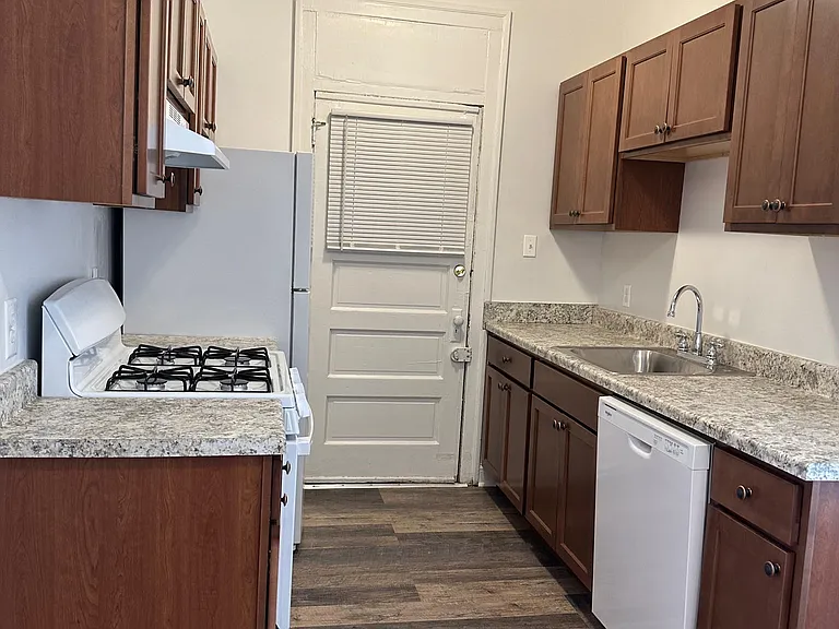 1637 W Estes Ave #2A — Photo 6