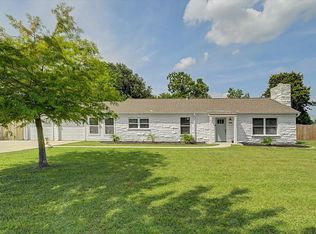212 Lakewood Dr, Baytown, TX 77520