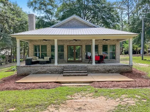 32 Lakepoint Dr, Fort Gaines, GA 39851