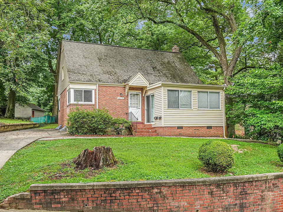 8218 Roanoke Ave #1