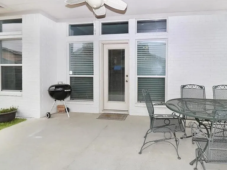 9070 Winding River Dr — Photo 11
