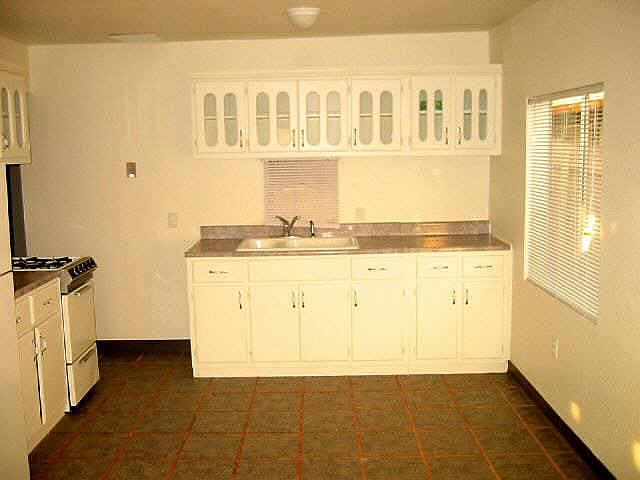 2nd image of 225 E ELM Street