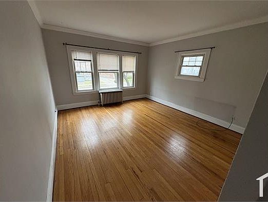 3rd image of 1292 Cove Ave #5