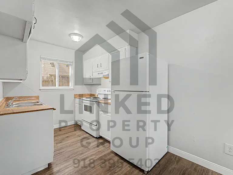 Evanston Apartments — Photo 16