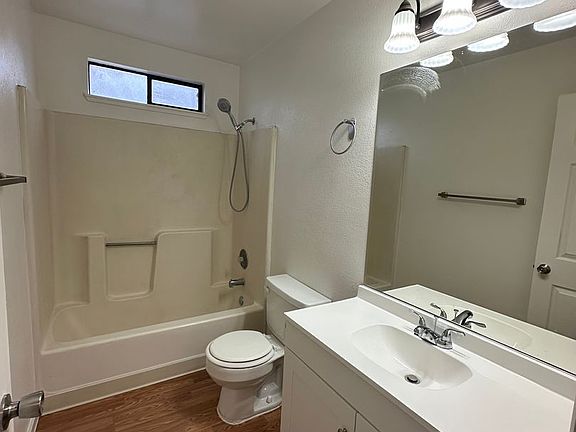 4th image of 155 Hardie Ln #4