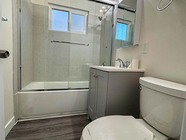 333 Dumont Ave #1 — Photo 10