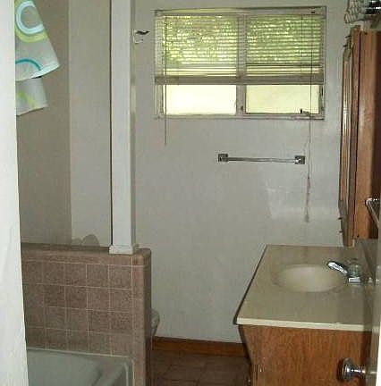 5th image of 129 E Vista Del Cerro Dr