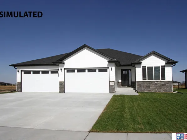 1208 Asher Ave, Hickman, NE 68372
