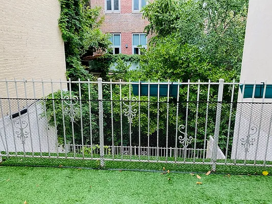 Rented by Bank Neary | media 42