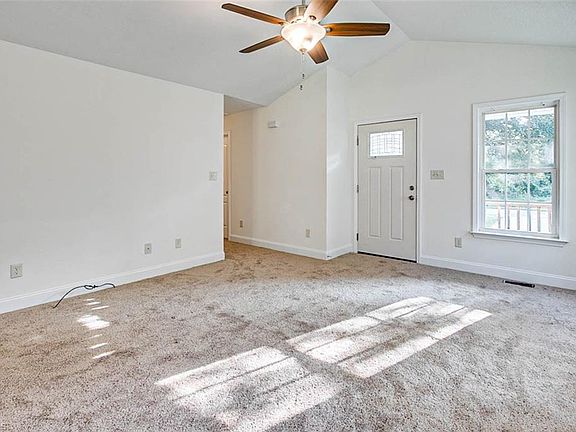 5th image of 1016 Gregory St