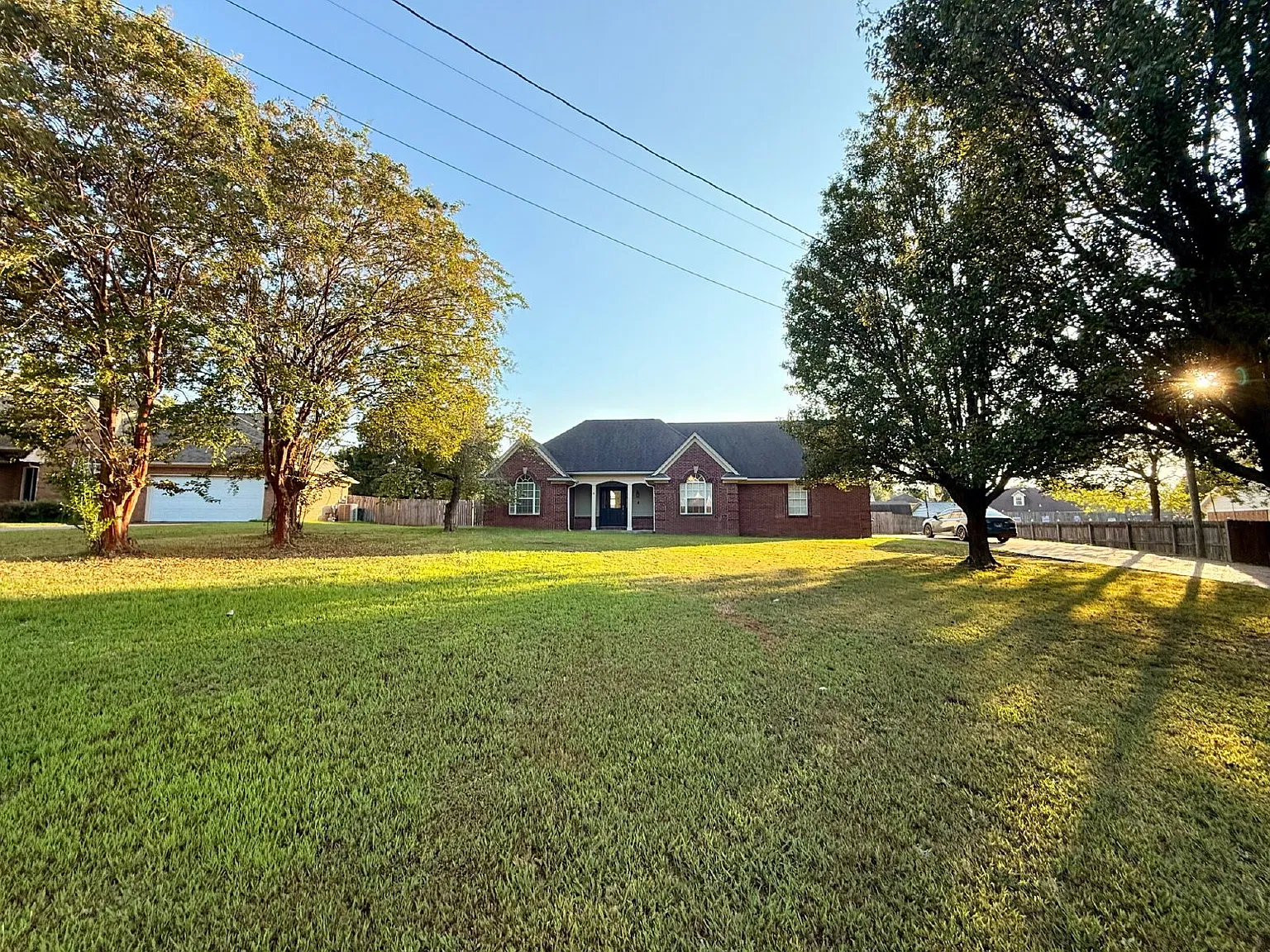 3 bed, 2.0 bath, $2,450 — Photo 2