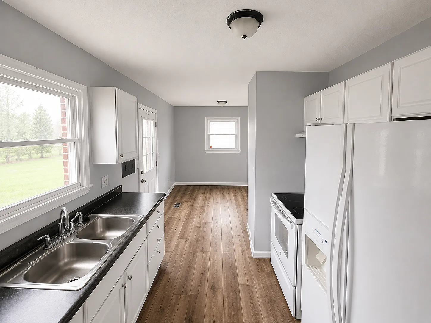 314 Taft Ave — Photo 4