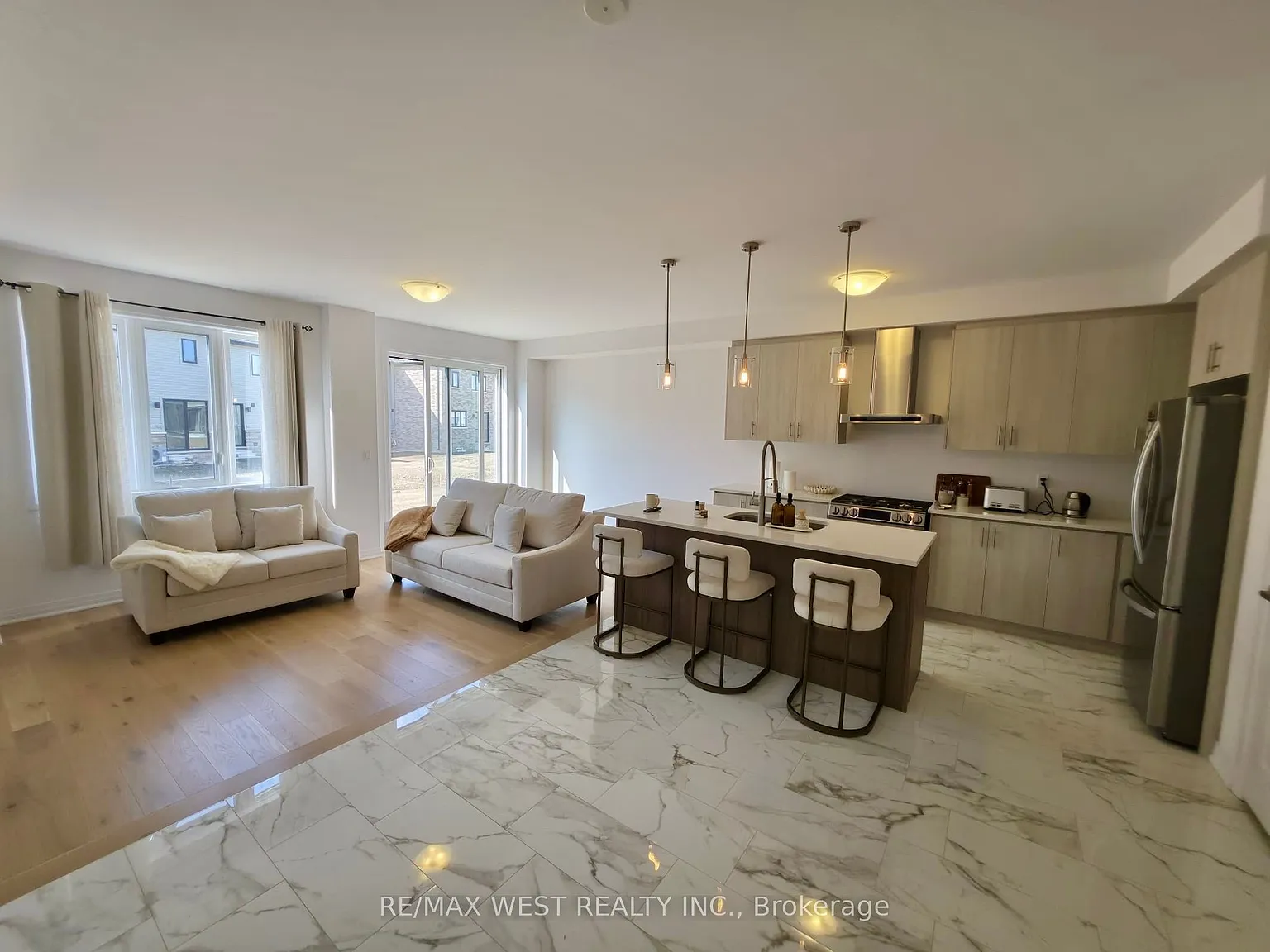 3 bed, $2,700 — Photo 3