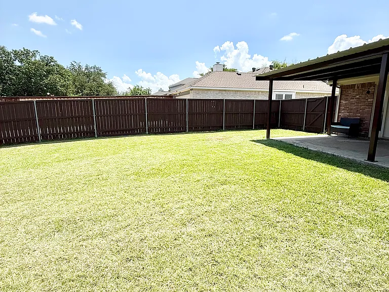 3902 Hudson Dr — Photo 21