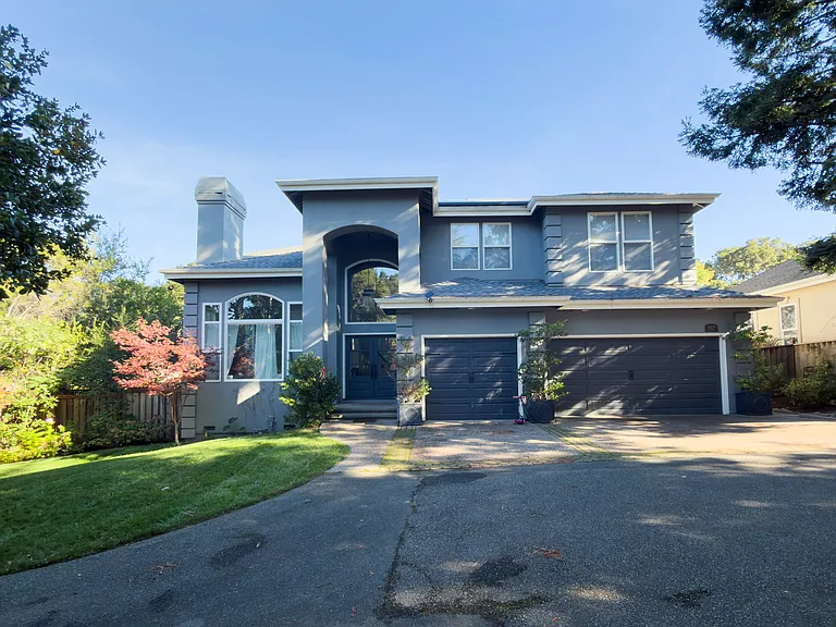 752 Eucalyptus Ave — Photo 2