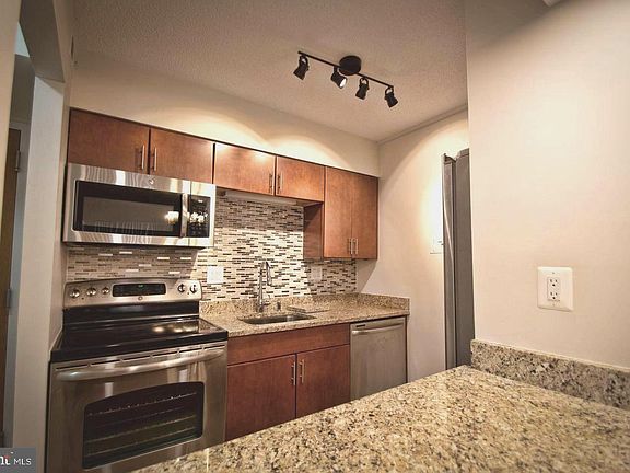 3rd image of 1808 Old Meadow Rd APT 702