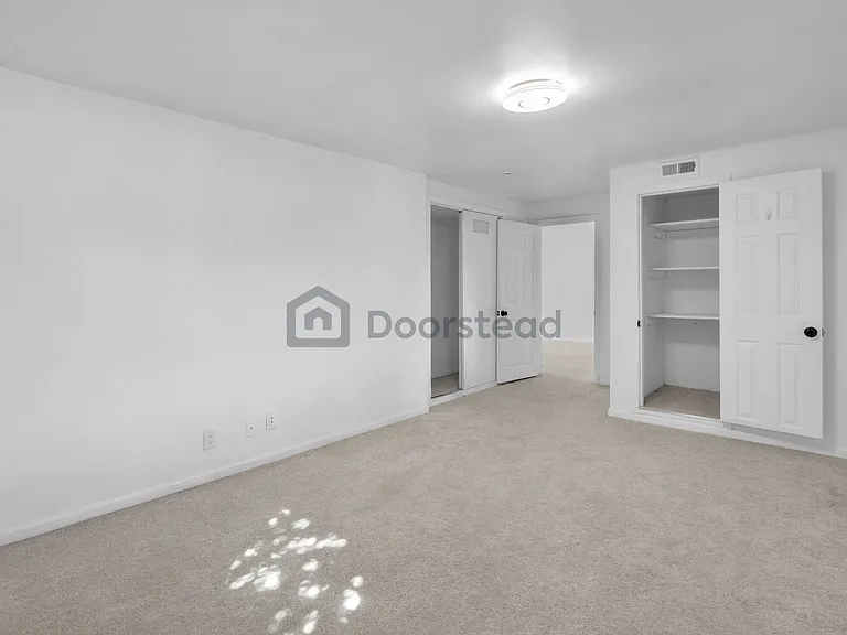 5536 38th Ave NE — Photo 25