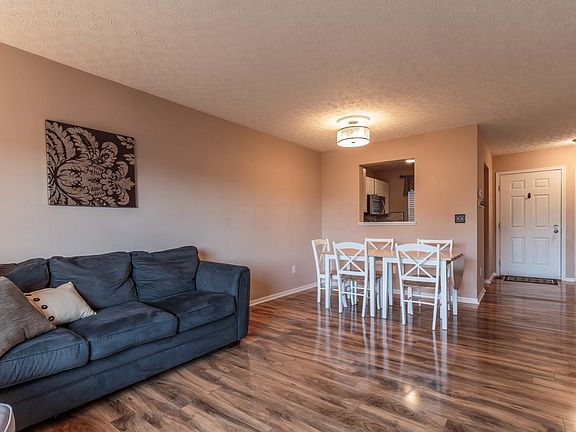 4th image of 727 Parkgrove Way