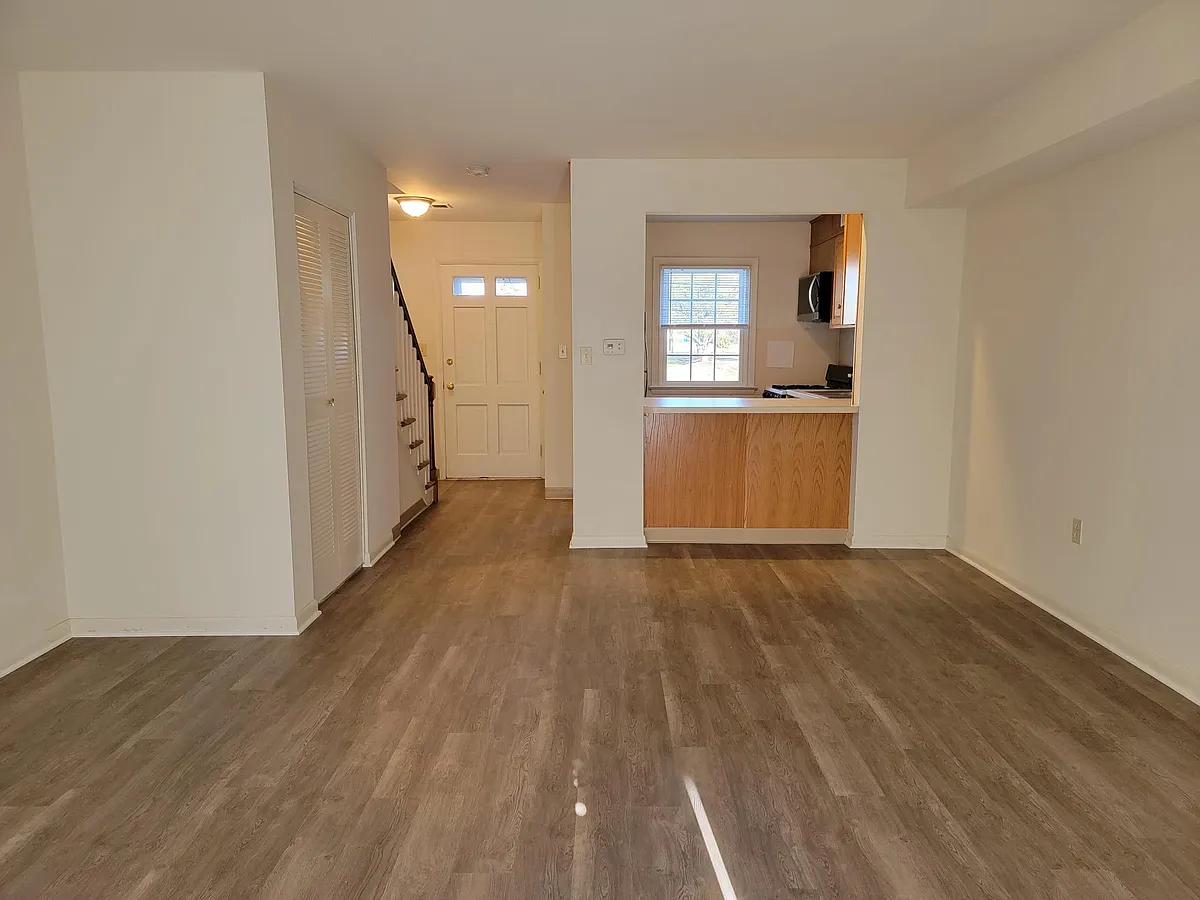 Building Photo - 2511 Lititz Pike #K