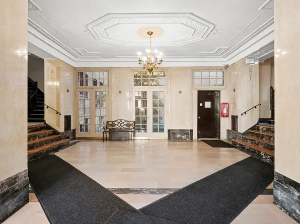 400 Lincoln Place image 7 of 8