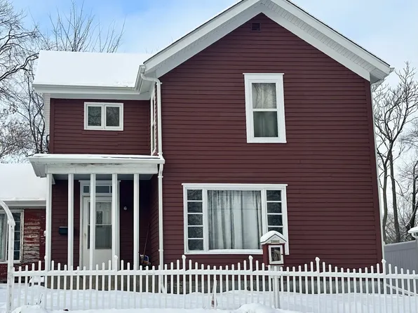 910 N Madison St, Bloomington, IL 61701