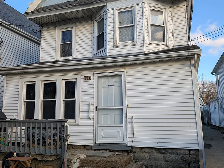 109 Goethe St — Photo 21