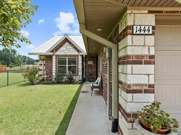 1444 Garner Ln, Longview, TX 75605