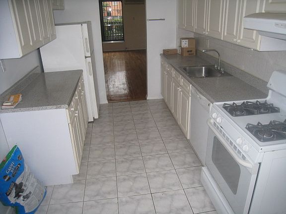 2nd image of 2328 41st St