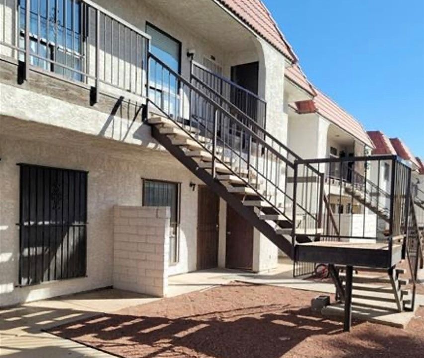 1st image of 4300 N Lamont St APT 232