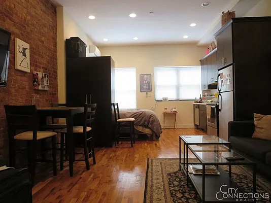 Rented by City Connections Realty | media 17