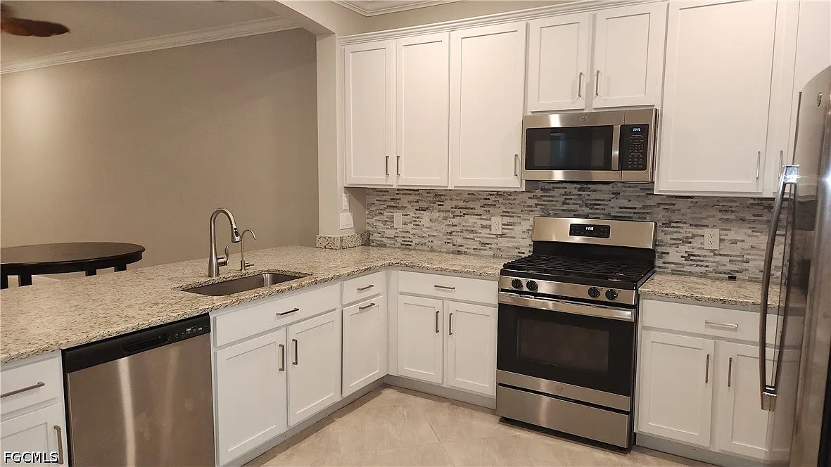 2 bed, 2.0 bath, 1583 sqft, $2,300 — Photo 3