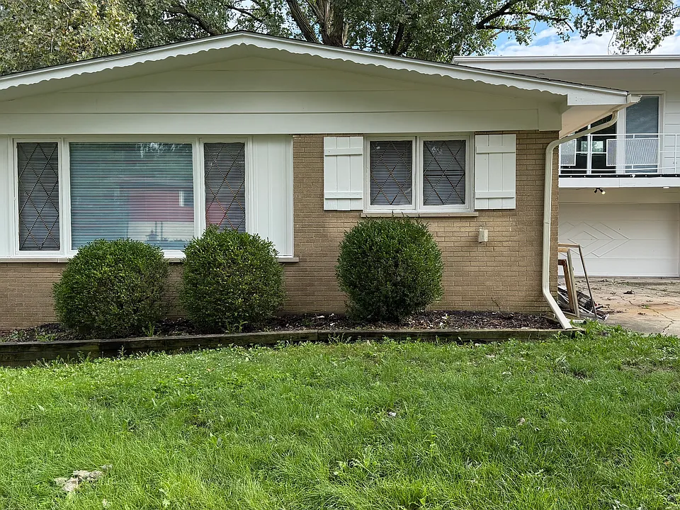 219 N Park Dr
