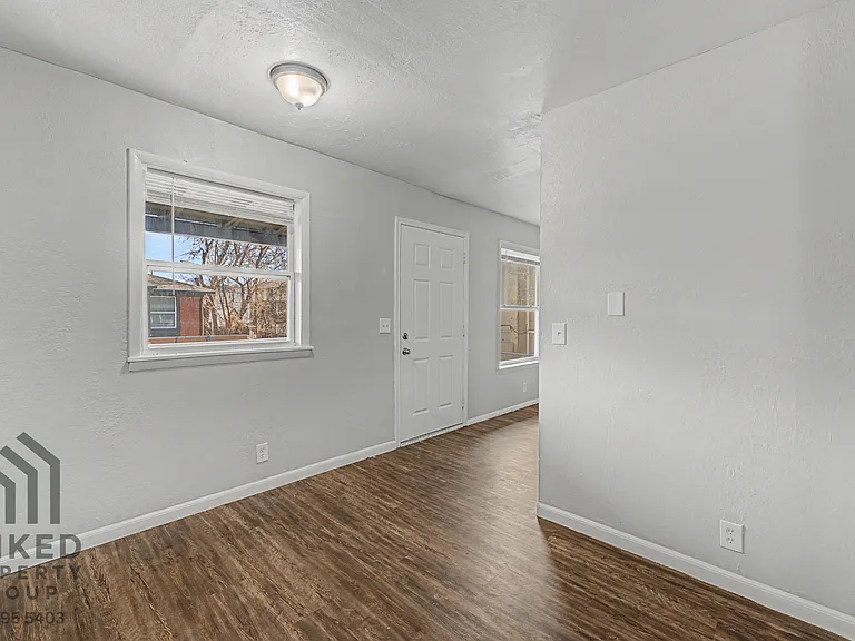 Charl Ann Apartments — Photo 14