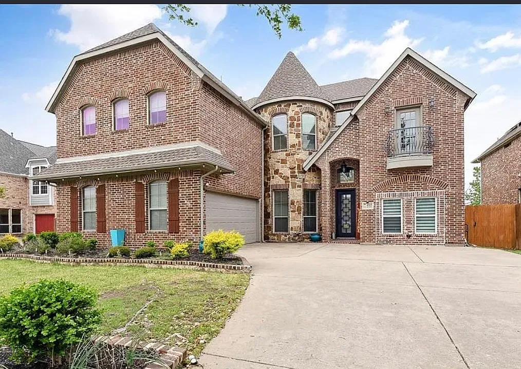 5 bed, 4119 sqft, $3,990 — Photo 1