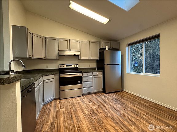 3rd image of 91 N Gadwall Place N