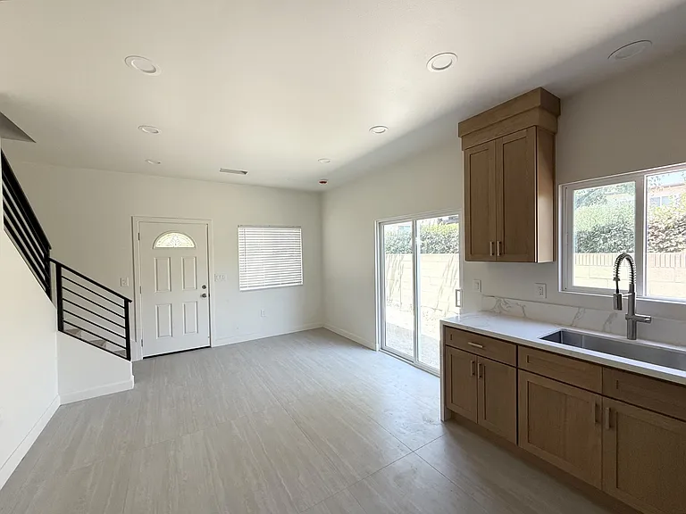 19036 Bridgeway Ln — Photo 5