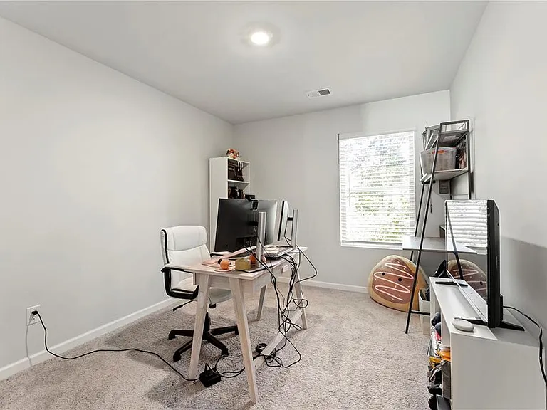 1840 Fabian Way — Photo 16