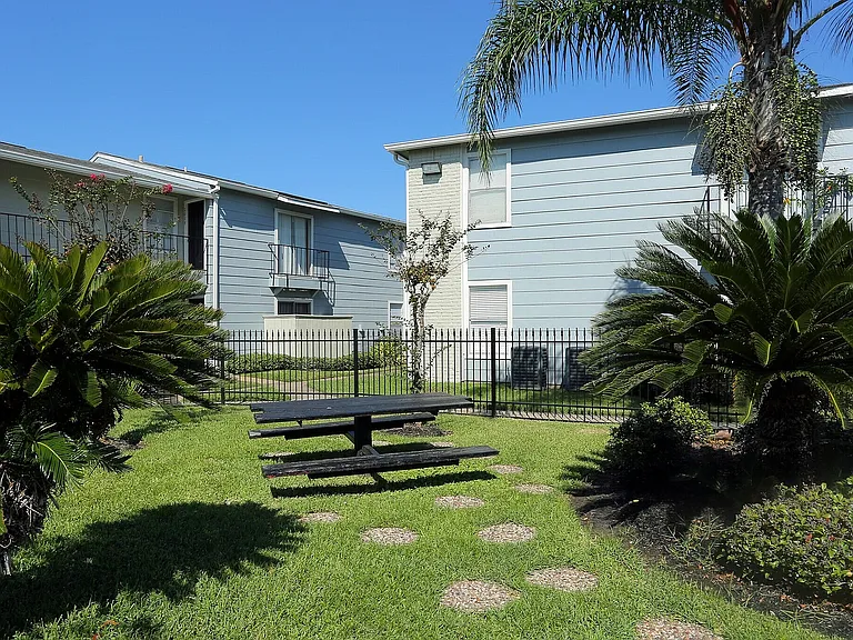 ashford-briar-point-houston-tx-building- Outside