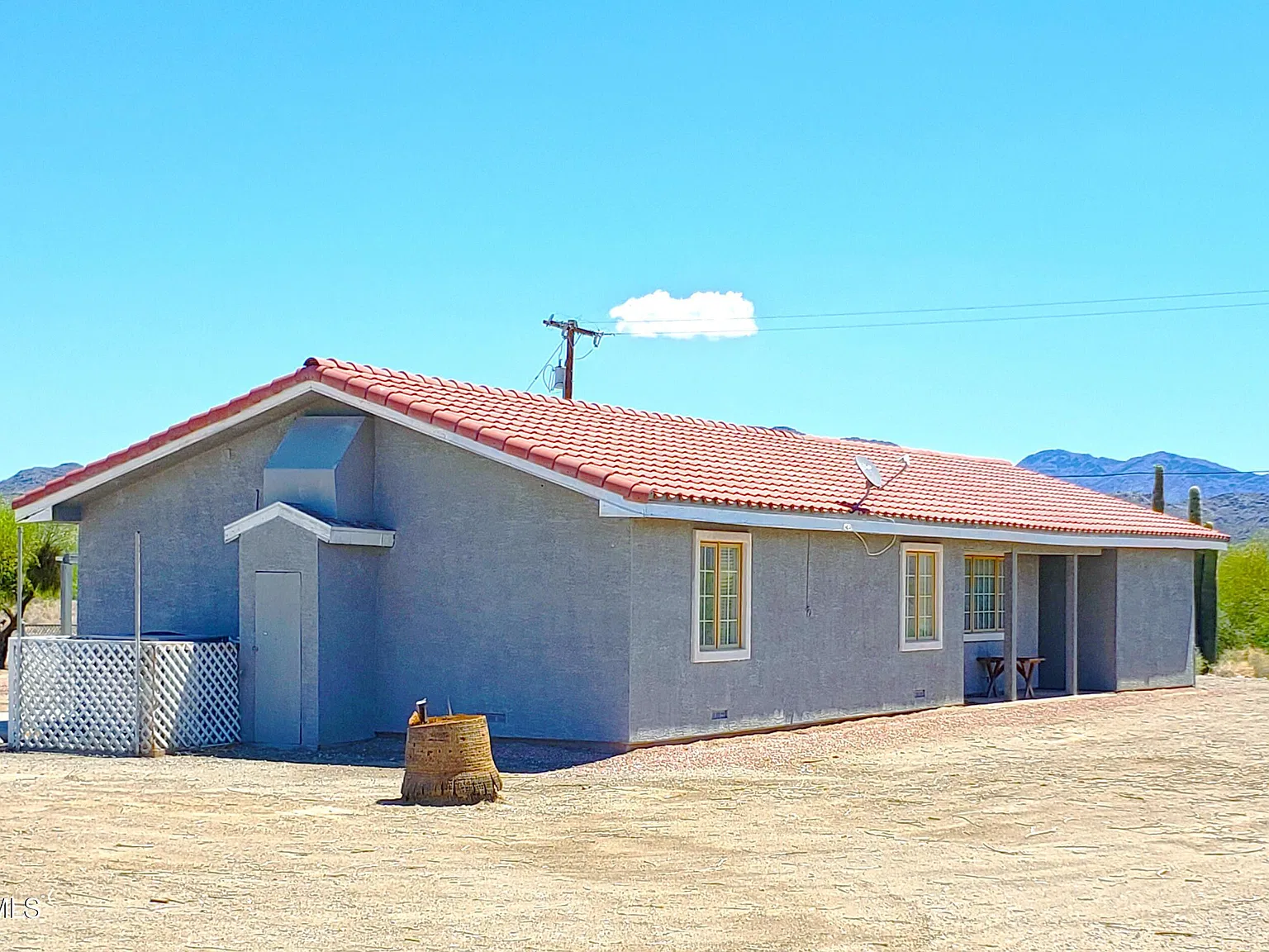 3 bed, 2.0 bath, 1746 sqft, $2,100 — Photo 4