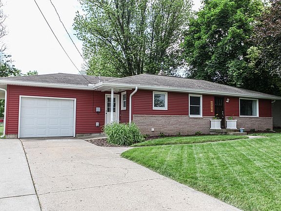 2nd image of 394 Vine St SE