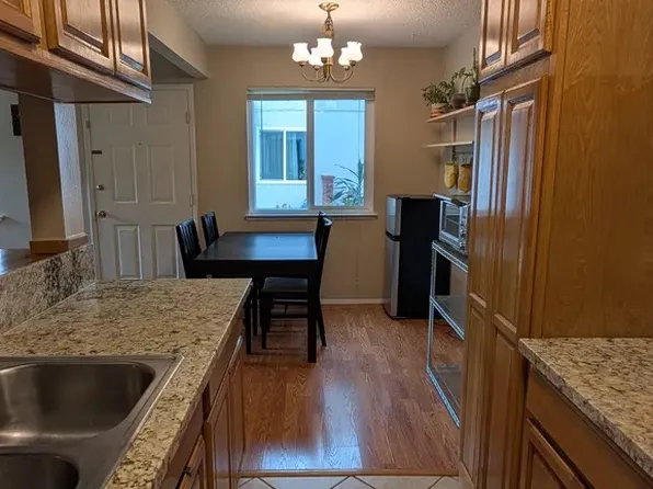 2842 Bidwell St APT 3, Davis, CA 95618
